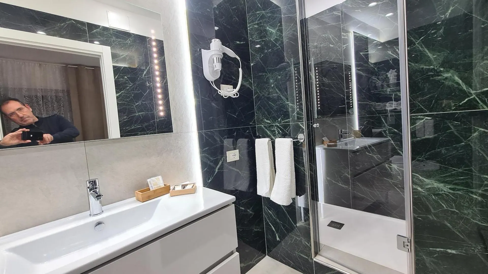 Ruggero Settimo Prestige Hotel Palermo Gæstehus