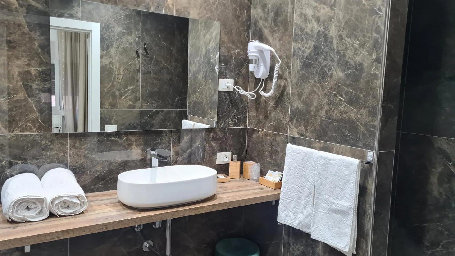 Hotel Ruggero Settimo Prestige Palermo 0*,